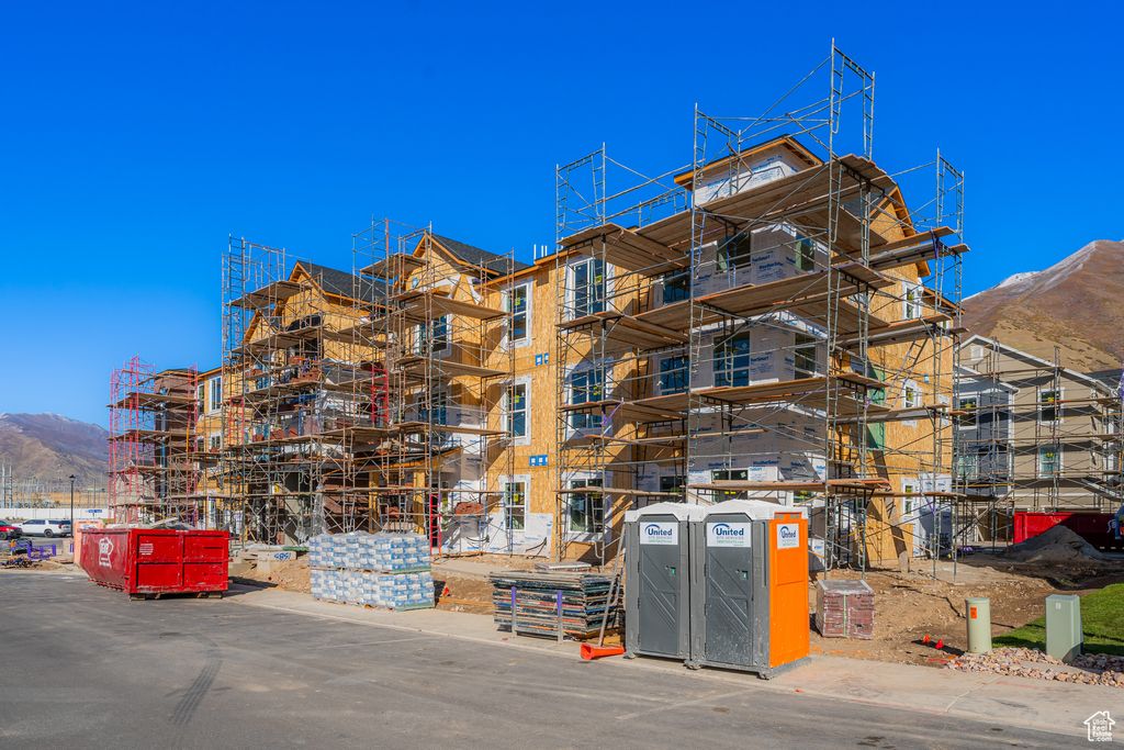 Photo for 4655 S ALDER DR #H202, Mapleton, UT 84664 (MLS # 2106940)