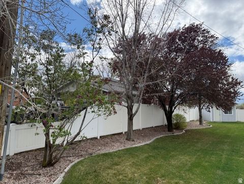 Tiny photo for 736 S 500 E, Payson, UT 84651 (MLS # 2147879)