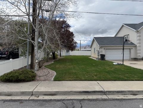 Tiny photo for 736 S 500 E, Payson, UT 84651 (MLS # 2147879)