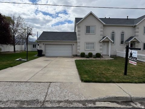 Tiny photo for 736 S 500 E, Payson, UT 84651 (MLS # 2147879)