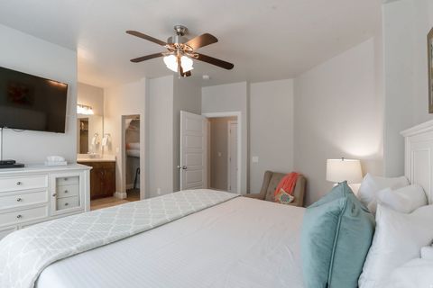 Tiny photo for 1907 E HOLIDAY LN, Washington, UT 84780 (MLS # 2120917)