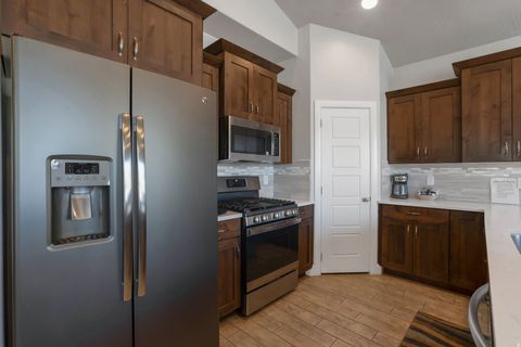 Tiny photo for 1907 E HOLIDAY LN, Washington, UT 84780 (MLS # 2120917)