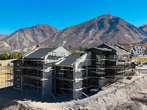 Photo of 863 N EMERY LN, Elk Ridge, UT 84651 (MLS # 2078833)