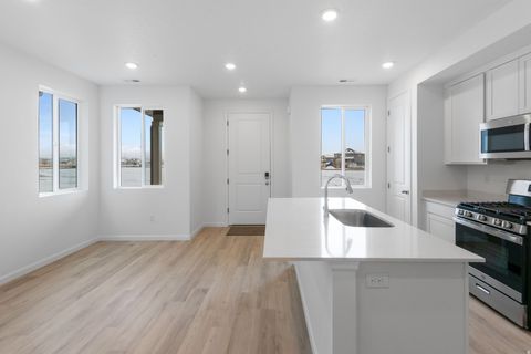 Tiny photo for 1334 E 1670 N #822, Payson, UT 84651 (MLS # 2149455)