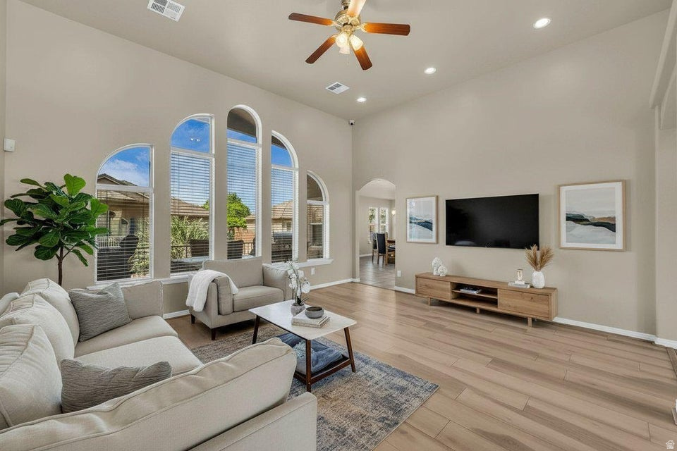 RED BUTTE SUB PH 3 - Residential