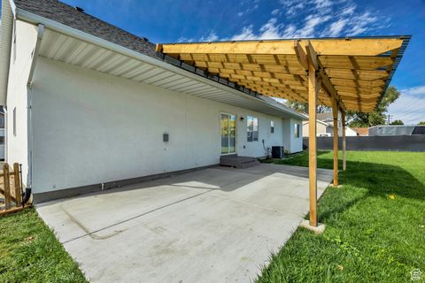 Tiny photo for 911 S CHAPPEL LOOP, Lehi, UT 84043 (MLS # 2118008)