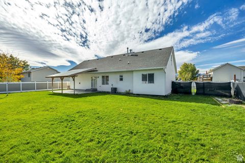 Tiny photo for 911 S CHAPPEL LOOP, Lehi, UT 84043 (MLS # 2118008)