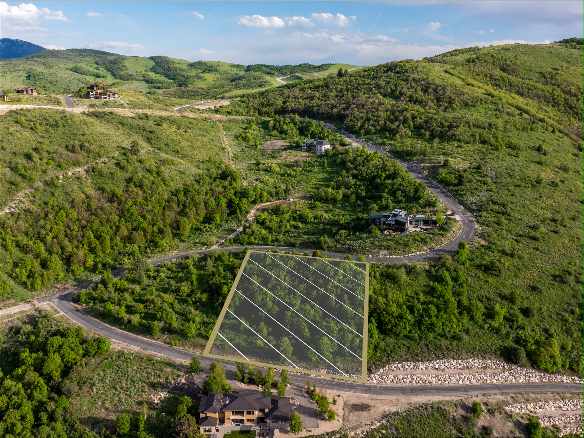 HAWKINS CREEK - Land