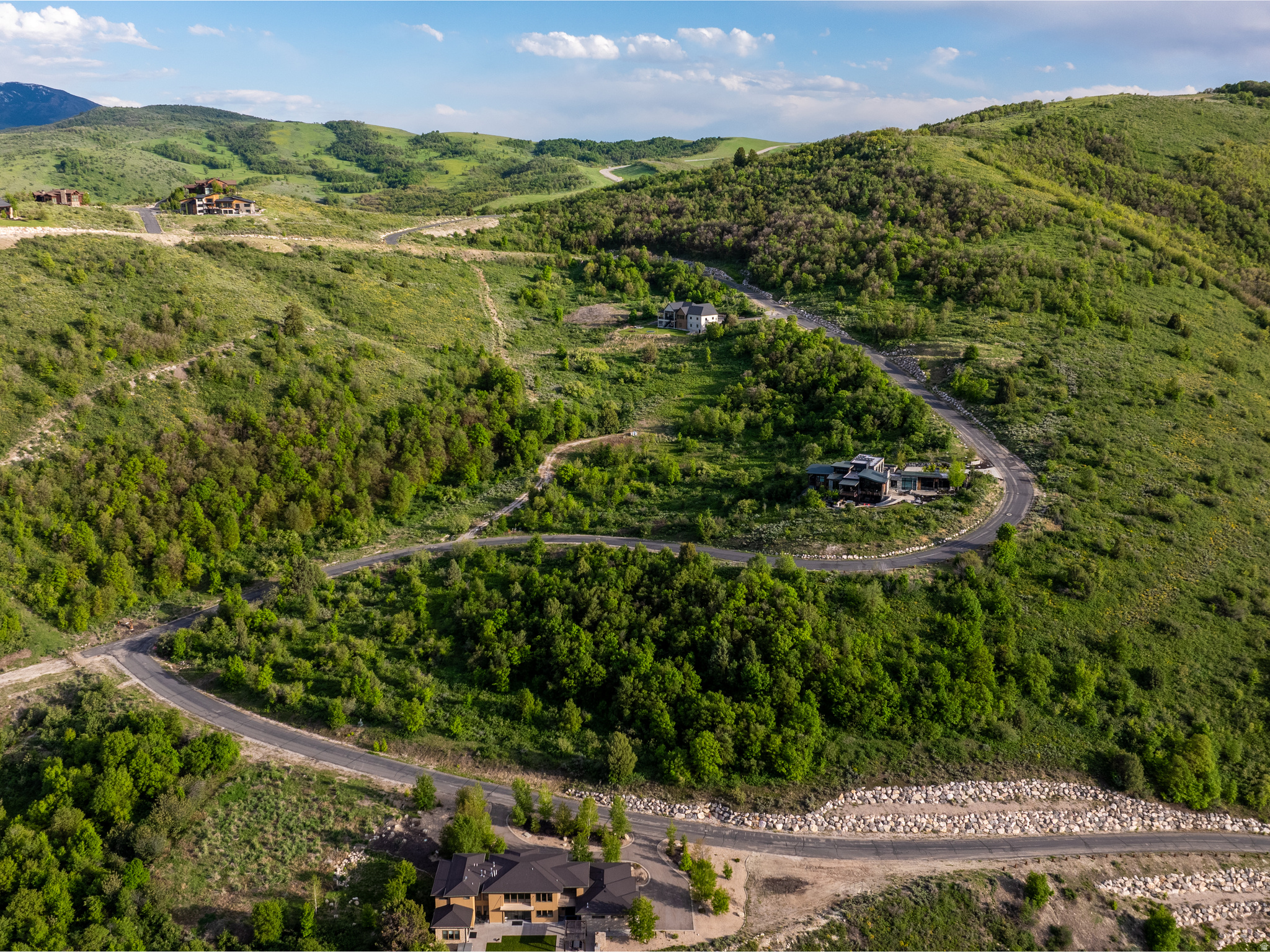 HAWKINS CREEK - Land