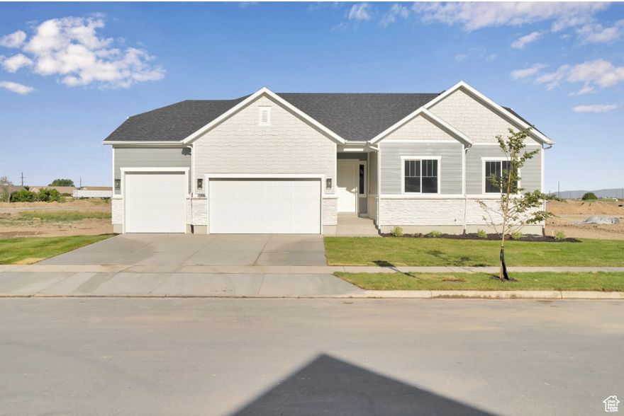 ***Contract on this home today and qualify for one of the 2 special financing options: Option 1: As low as 3.999% on a 7/6 ARM, Option 2: As low as 4.875% on a 30 year fixed Conventional, Restrictions apply: Contact us for more information. NOVEMBER COMPLETION*** The ranch-style Daniel II plan greets guests with a charming covered entry and 10 ft ceilings. Inside, you'll find a spacious great room with a fireplace and a gourmet kitchen, sunroom, complete with walk-in pantry, center island and large covered patio. An elegant primary suite featuring an immense walk-in closet and attached bath is separated from three additional bedrooms for privacy. Photos are of a previously completed home with the same floor plan.