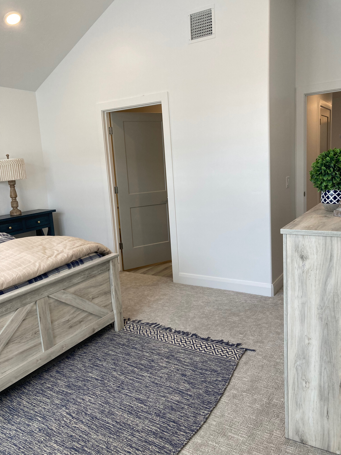 COUNTRY VIEW VILLAS - Residential