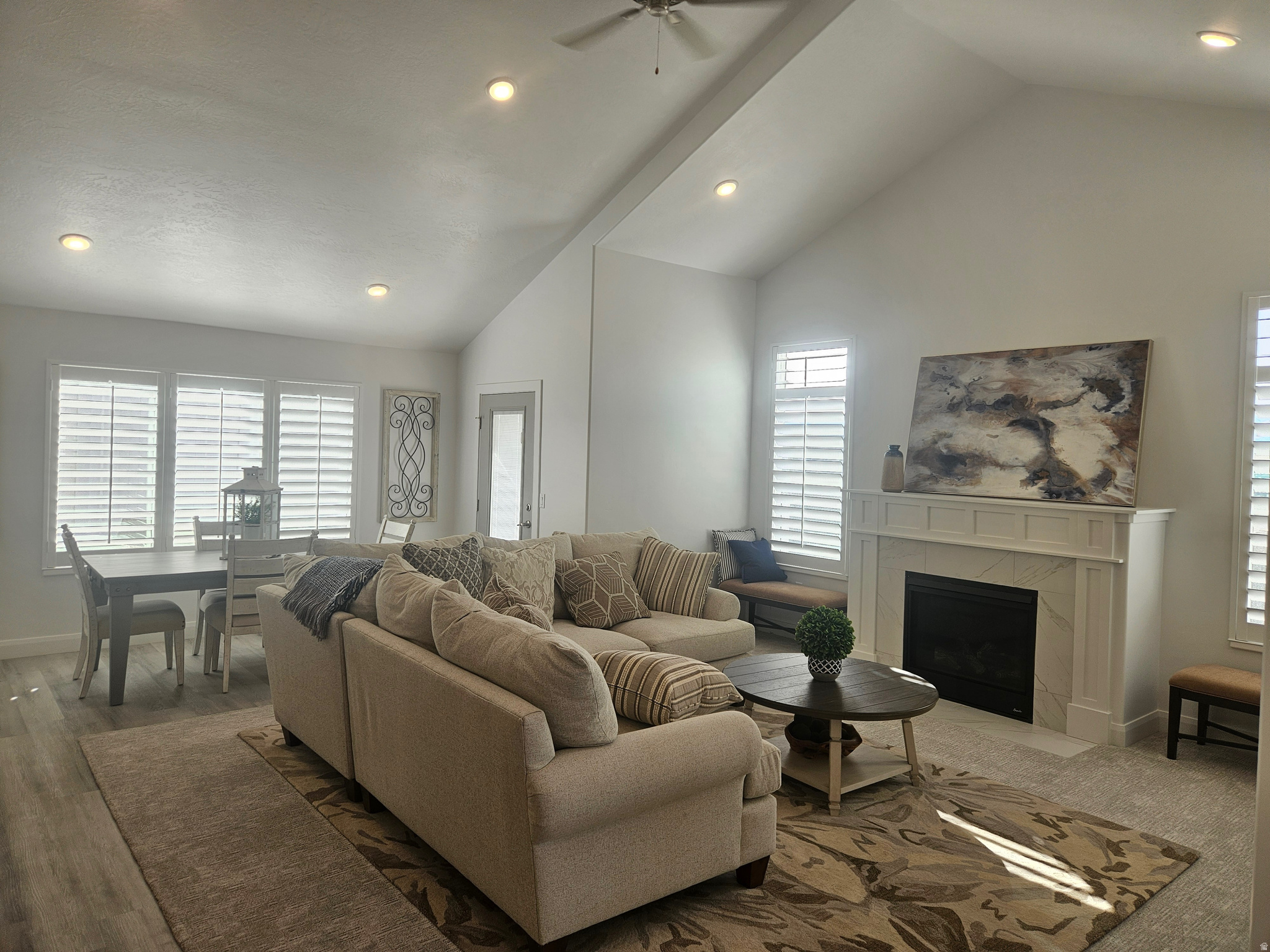 COUNTRY VIEW VILLAS - Residential