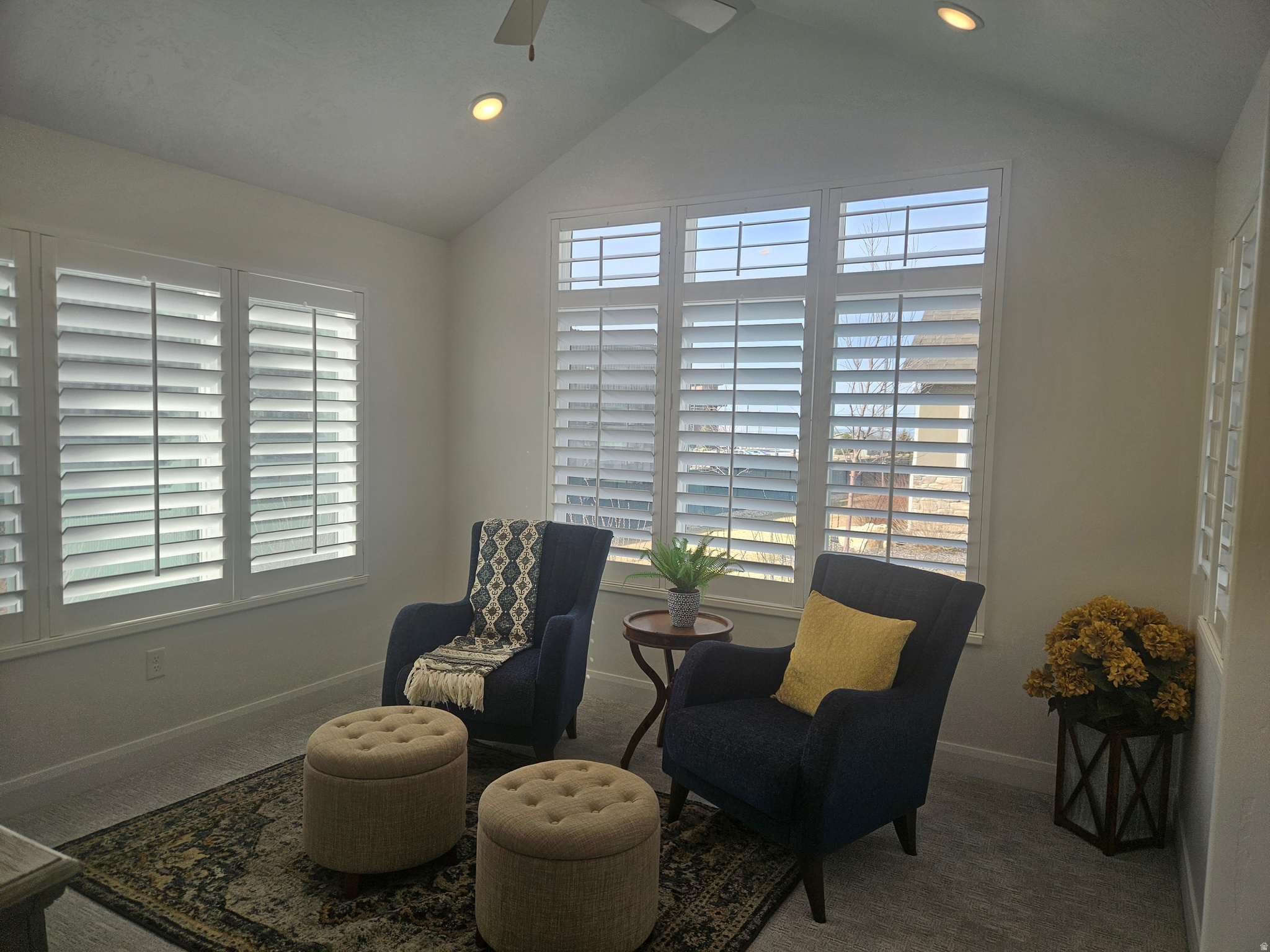 COUNTRY VIEW VILLAS - Residential