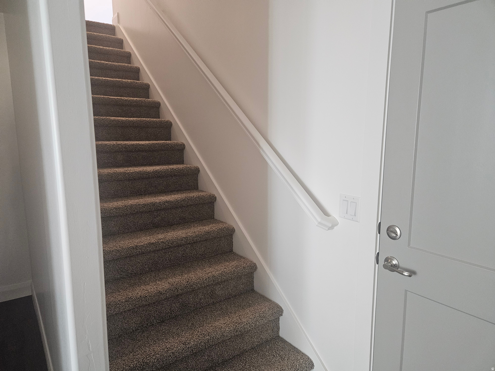 COUNTRY VIEW VILLAS - Residential