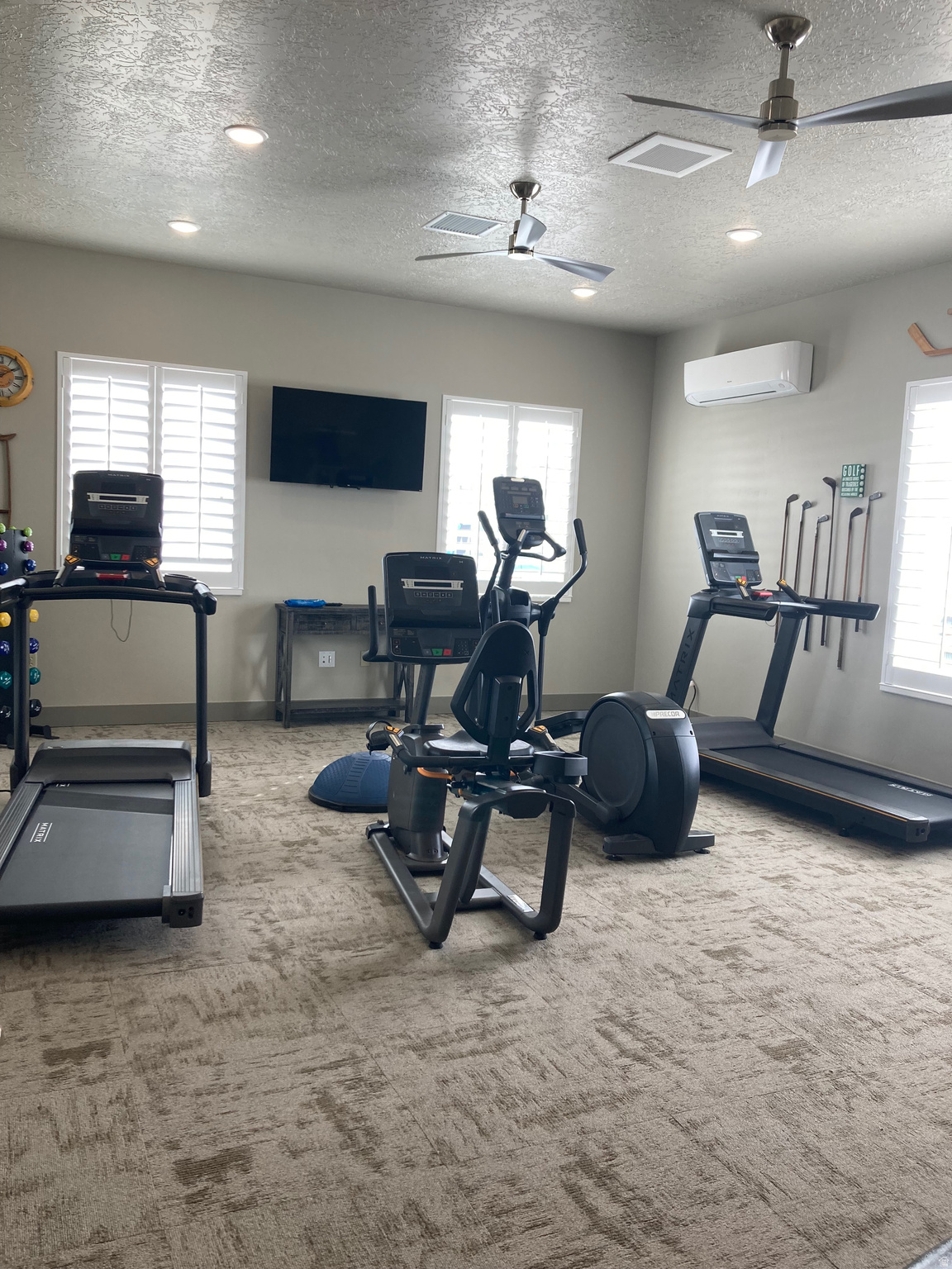 COUNTRY VIEW VILLAS - Residential