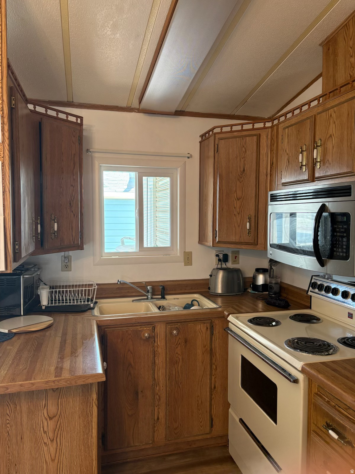 CANYON BREEZE RV RESORT - Residential