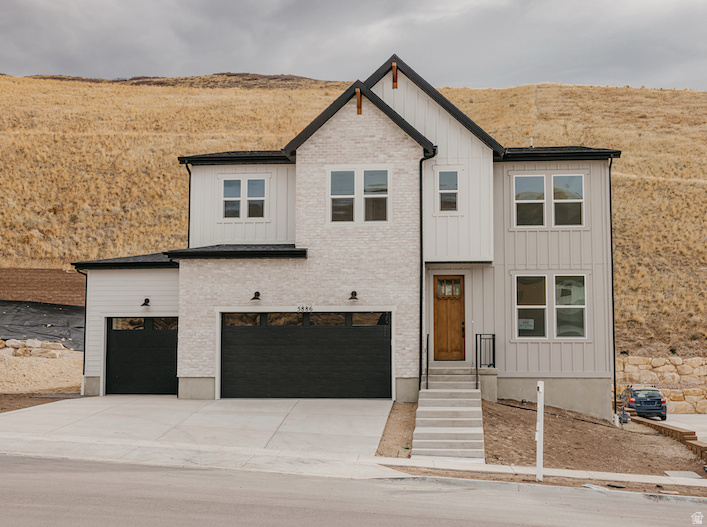 CANYON POINT - Residential