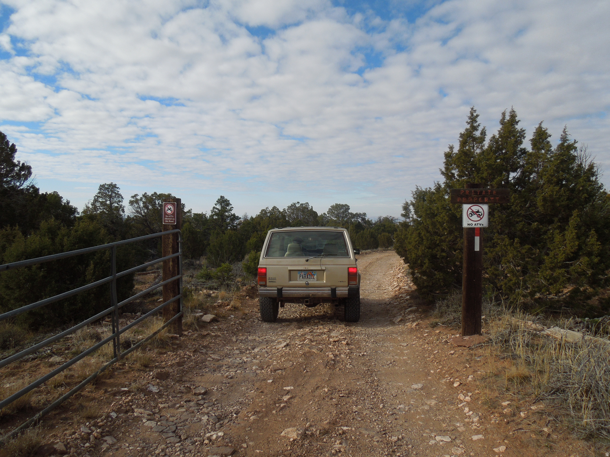 COUGAR CANYON - Land