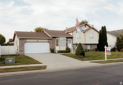 Tiny photo for 1636 W PLUM CREEK DR, West Jordan, UT 84088 (MLS # 2103045)