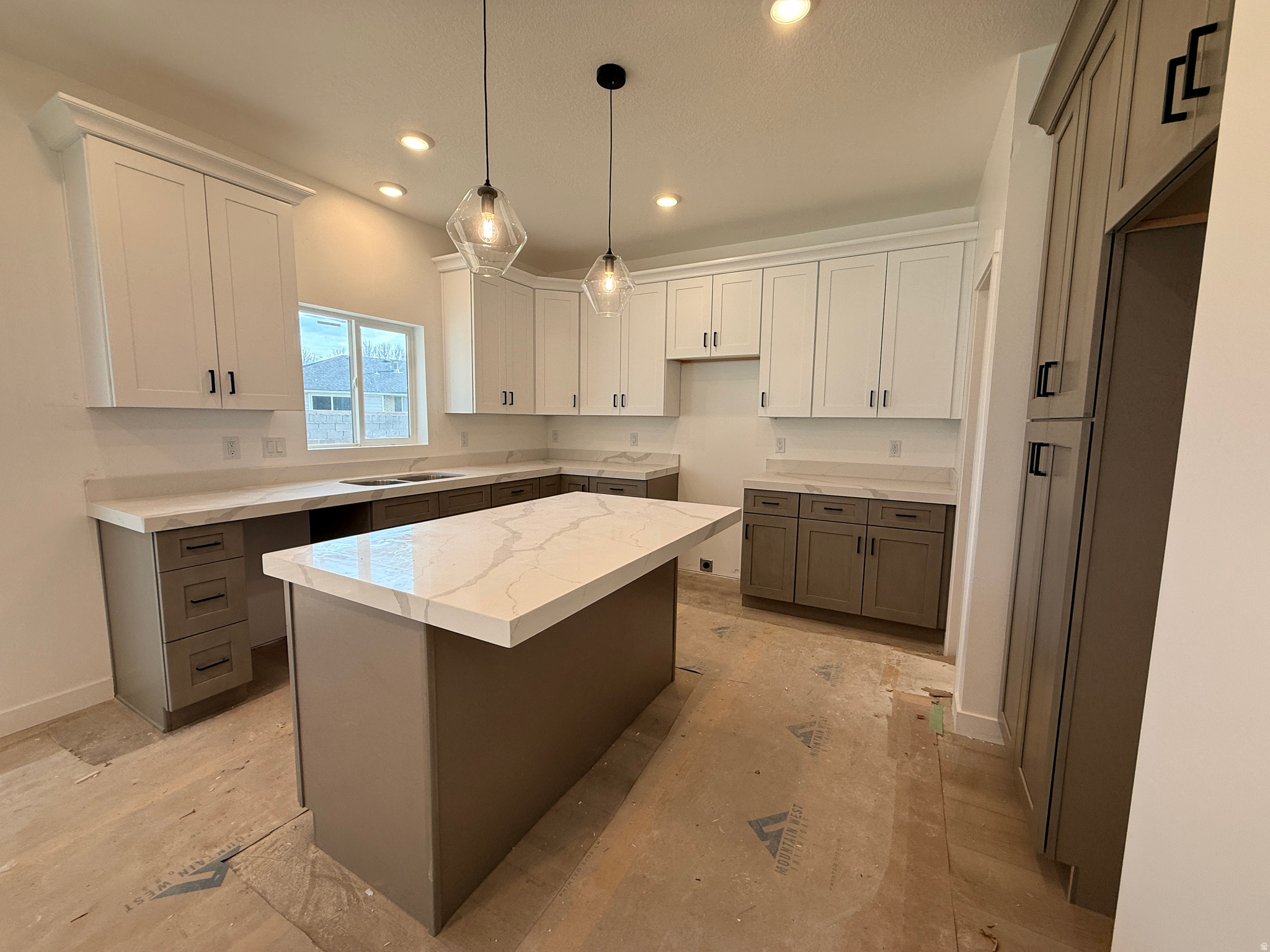 DIXON DOWNS - Residential