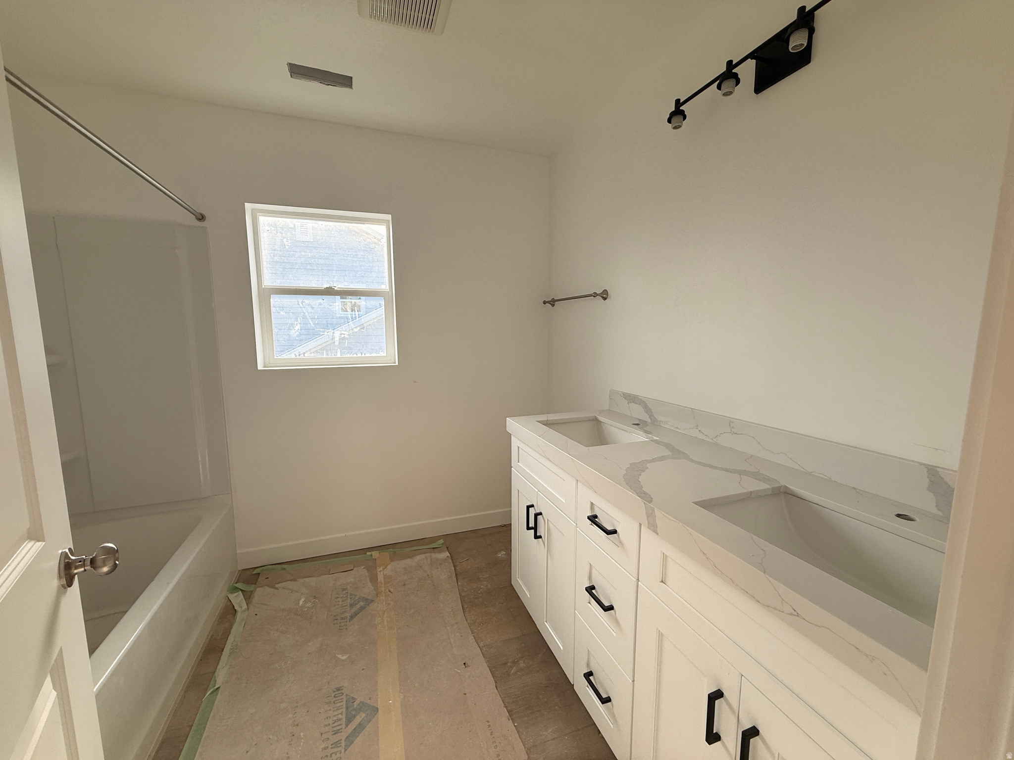 DIXON DOWNS - Residential