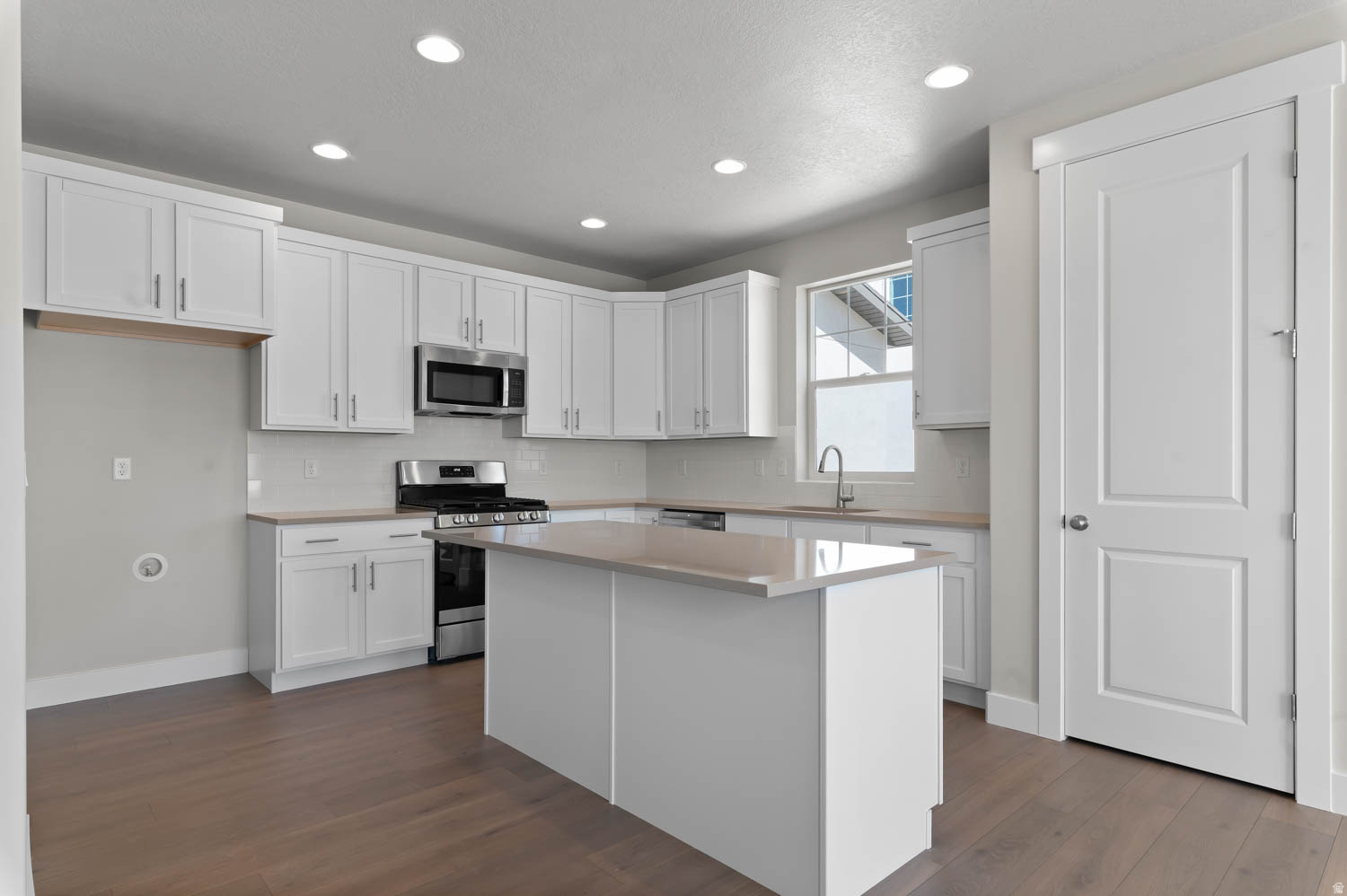 OVERLAND COLLECTION V2 247 - Residential