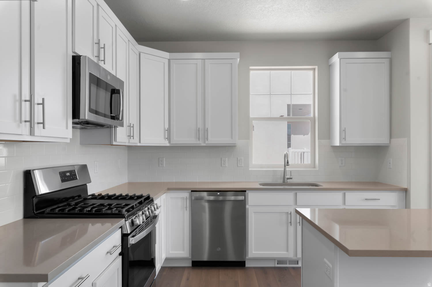 OVERLAND COLLECTION V2 247 - Residential