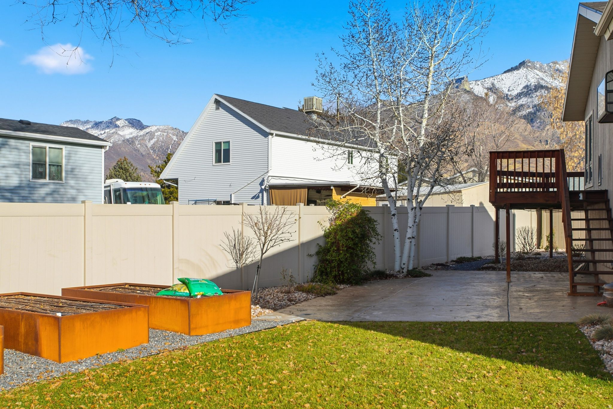 QUAIL HOLLOW - Residential