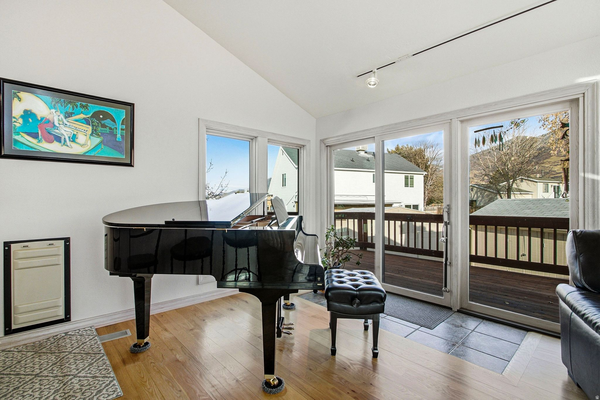 QUAIL HOLLOW - Residential