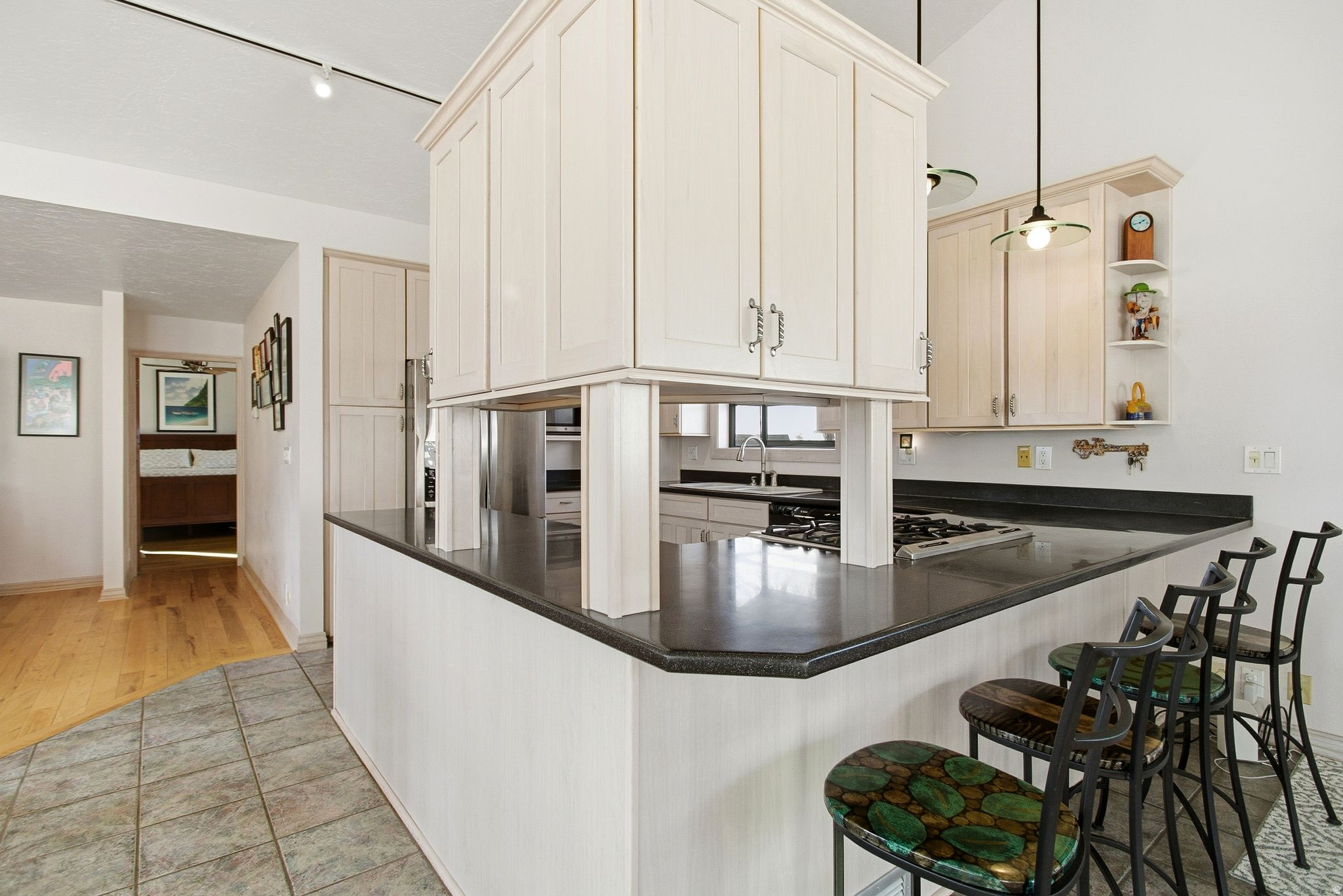 QUAIL HOLLOW - Residential