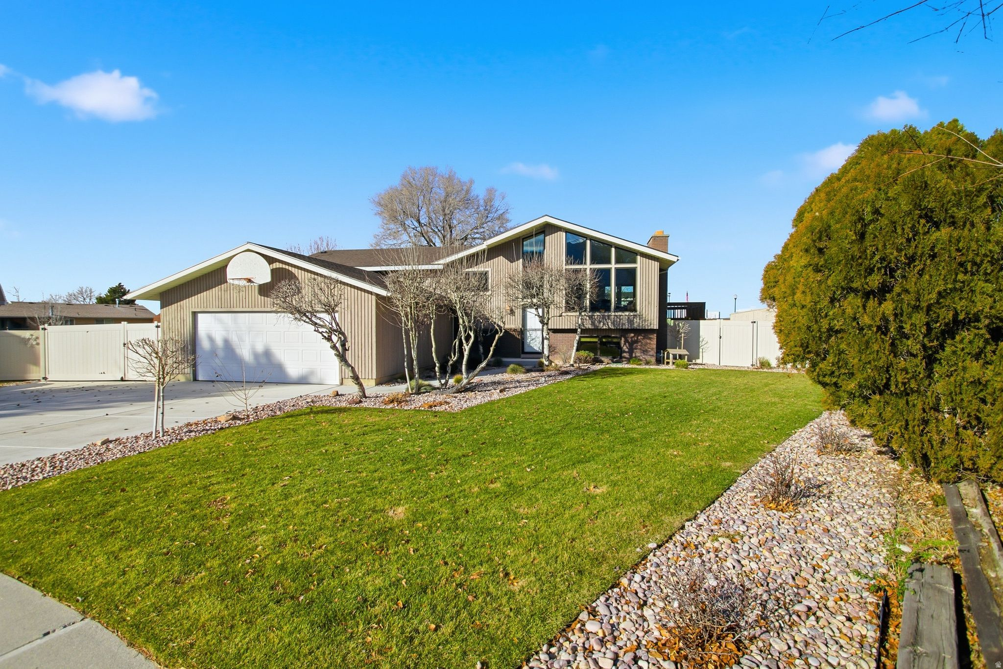 QUAIL HOLLOW - Residential