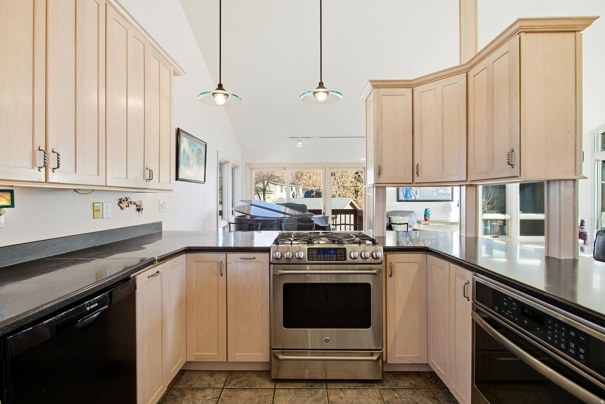 QUAIL HOLLOW - Residential