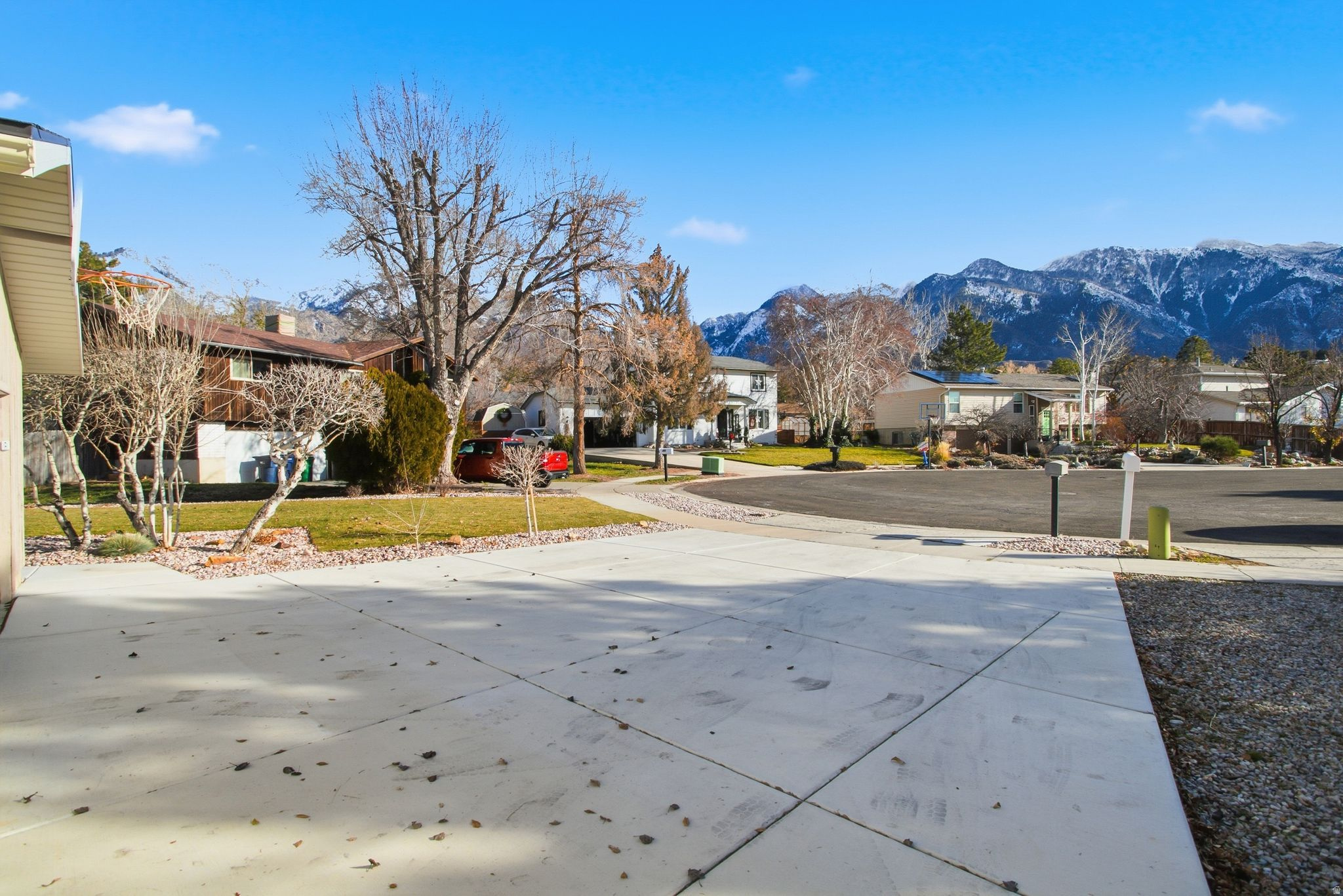 QUAIL HOLLOW - Residential