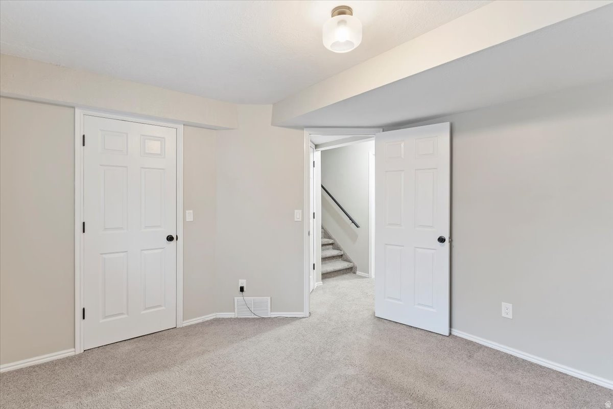 MEADOW BROOK - Residential