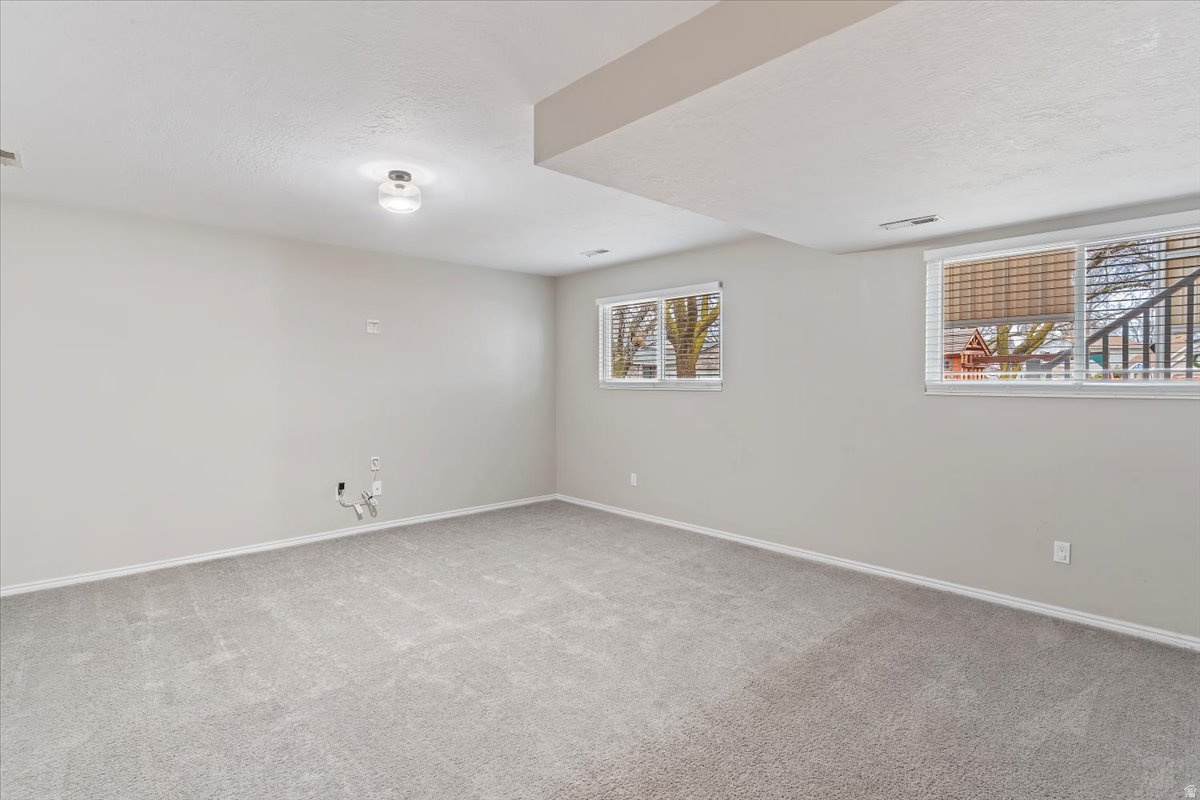 MEADOW BROOK - Residential