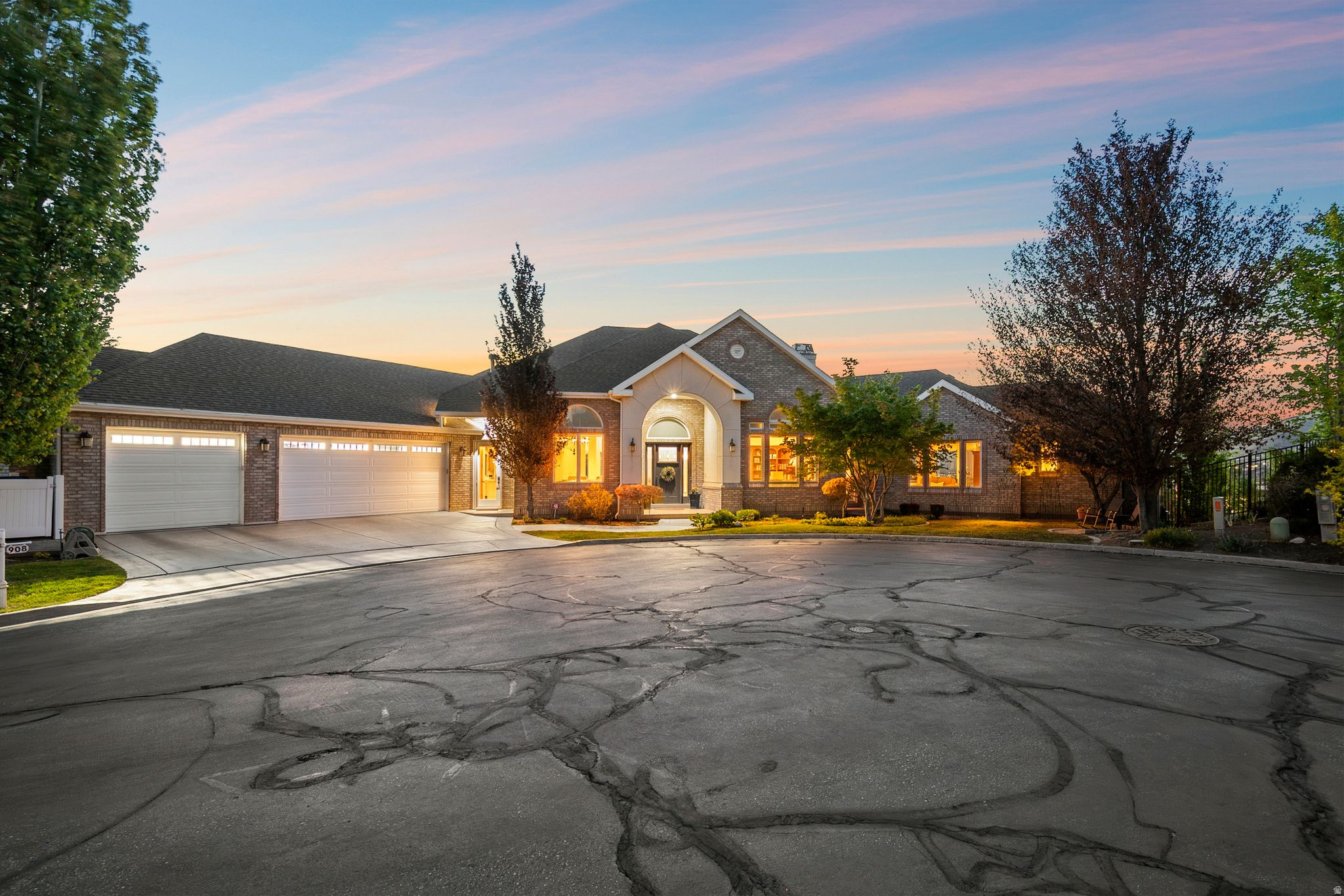 BARTON WOODS - Residential