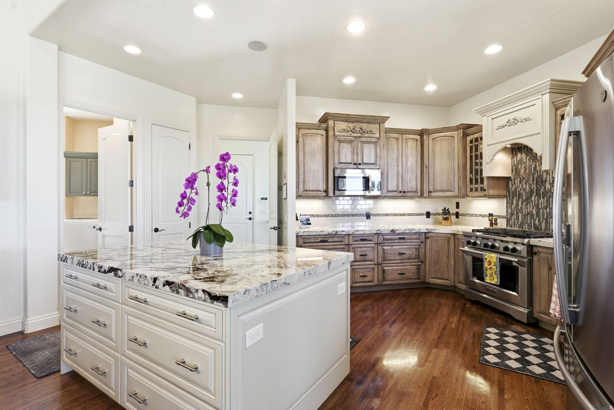 BARTON WOODS - Residential