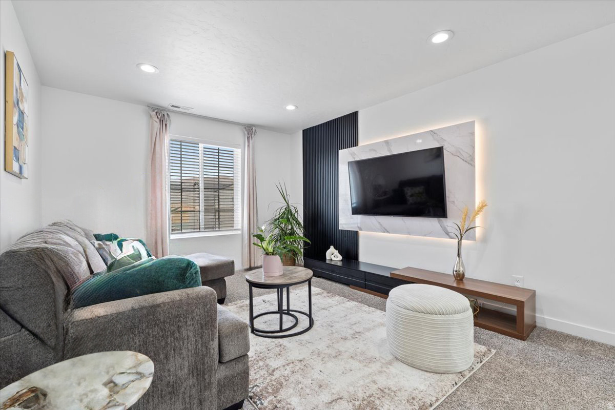 PACIFIC SPRINGS - Residential