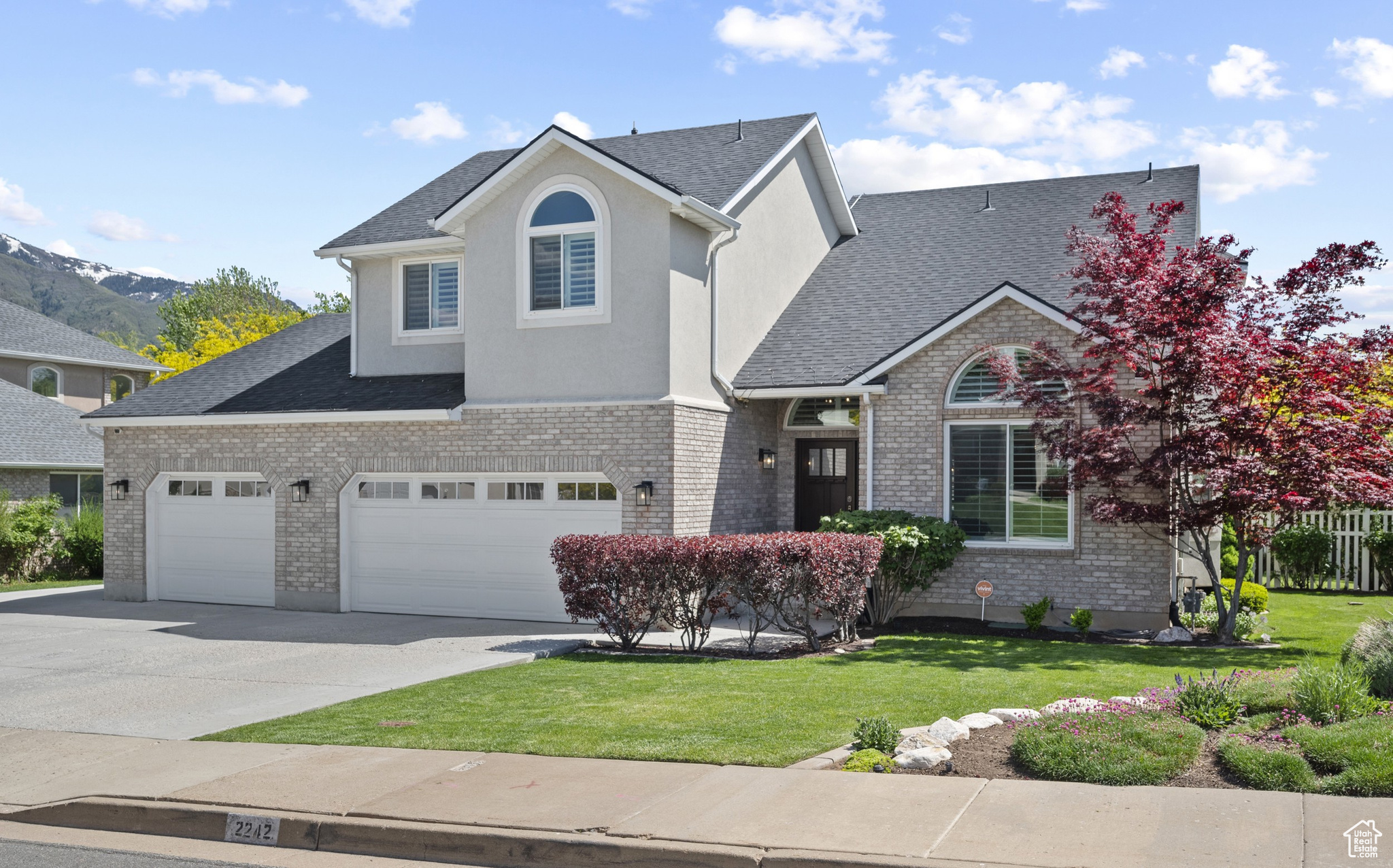 2242 E Deere View Dr, Layton, Utah image 2