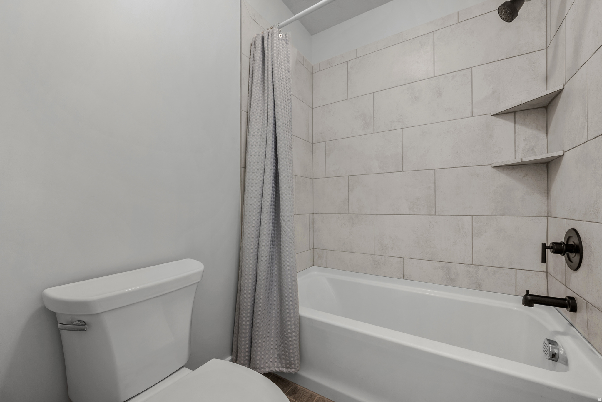 ANDERSON FARM EST - Residential