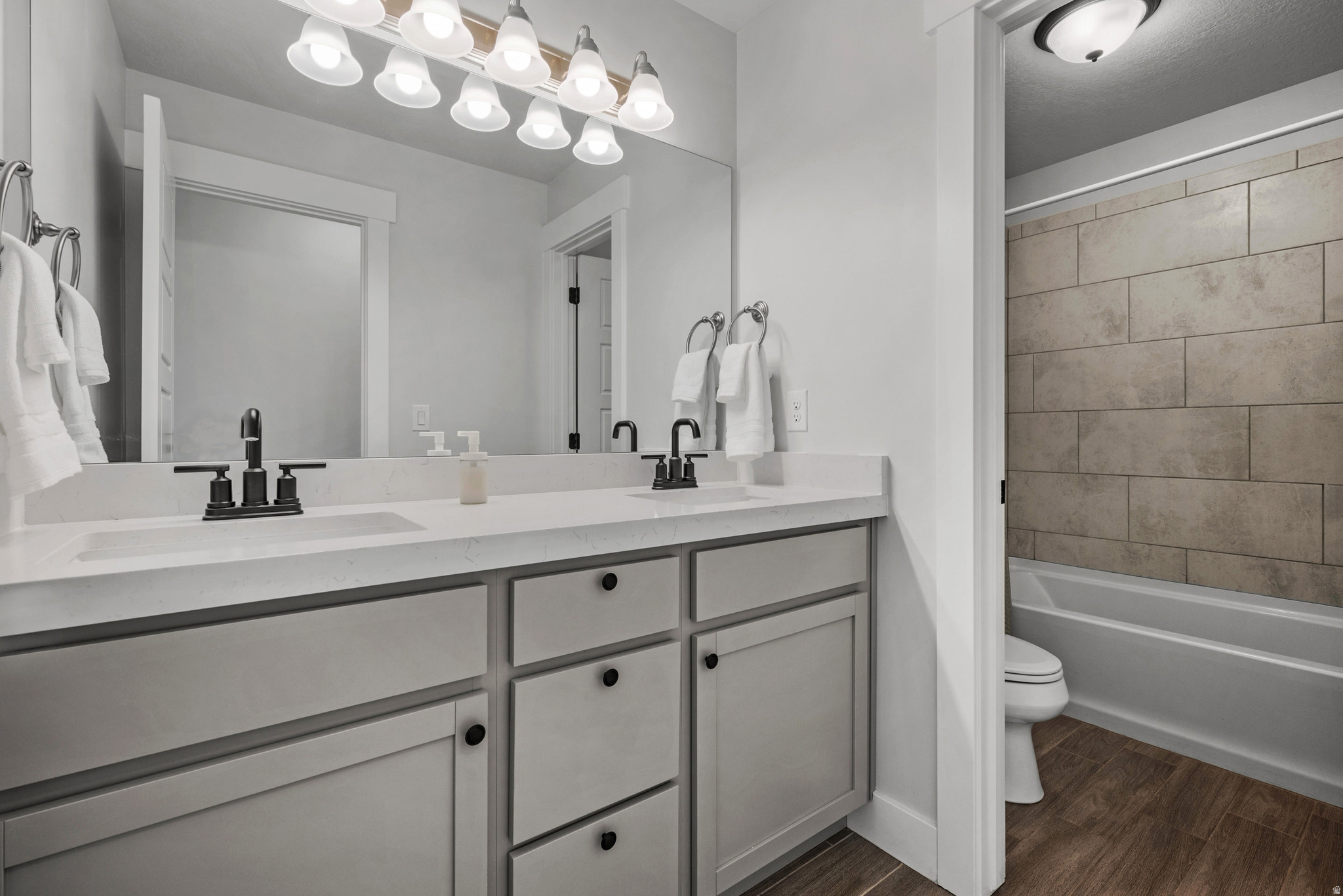 ANDERSON FARM EST - Residential