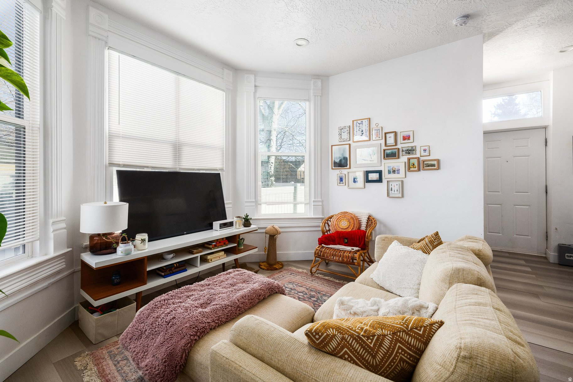 FIVE ACRE - Residential Income