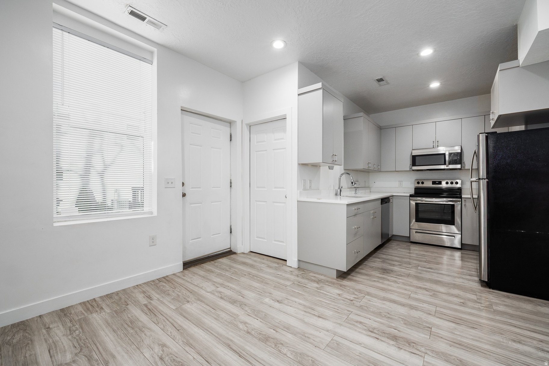 FIVE ACRE - Residential Income