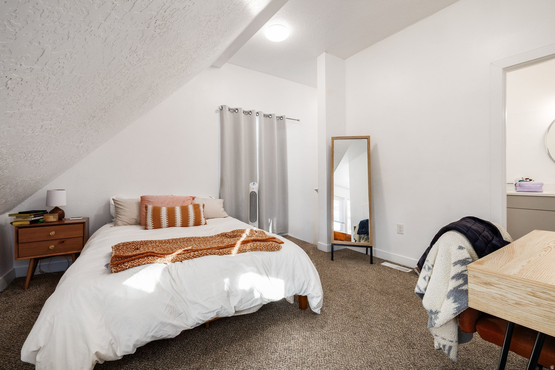 FIVE ACRE - Residential Income