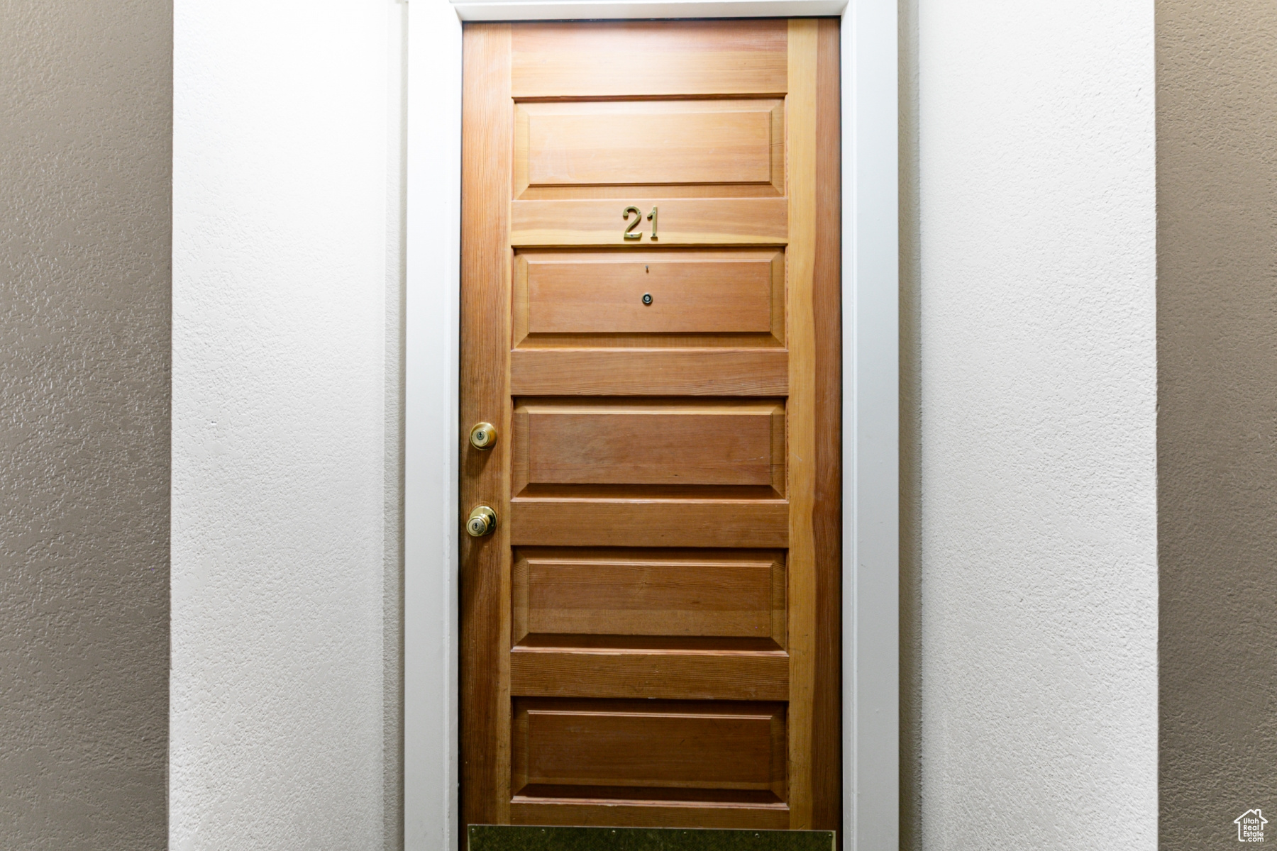 Park City, Utah 84098, United States, 2 Bedrooms Bedrooms, ,2 BathroomsBathrooms,Residential,Pending,129864