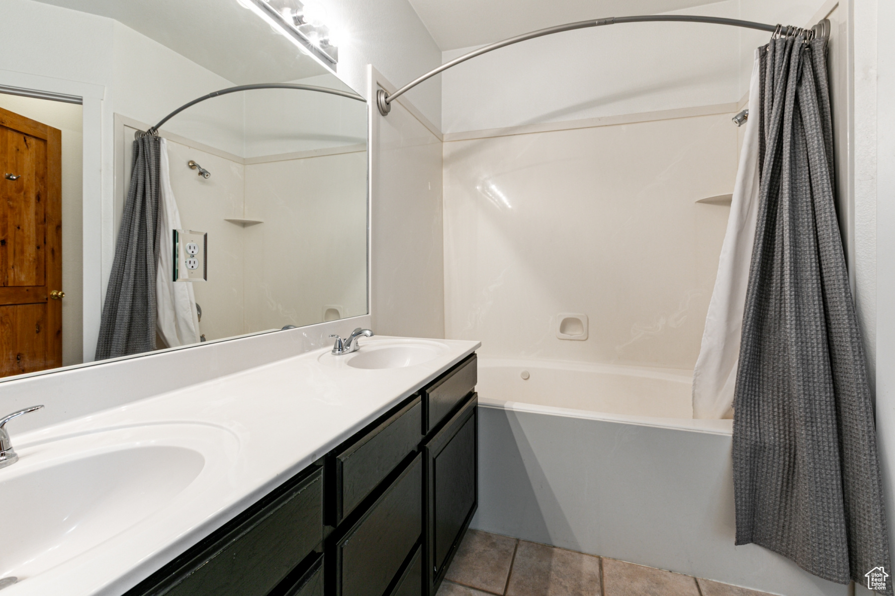 Park City, Utah 84098, United States, 2 Bedrooms Bedrooms, ,2 BathroomsBathrooms,Residential,Pending,129864