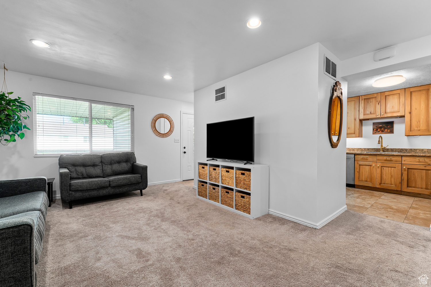 LAKE VIEW - Residential