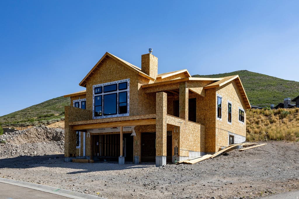 Photo of 11698 N DEEP WATER DR #318, Hideout, UT 84036 (MLS # 2176676)