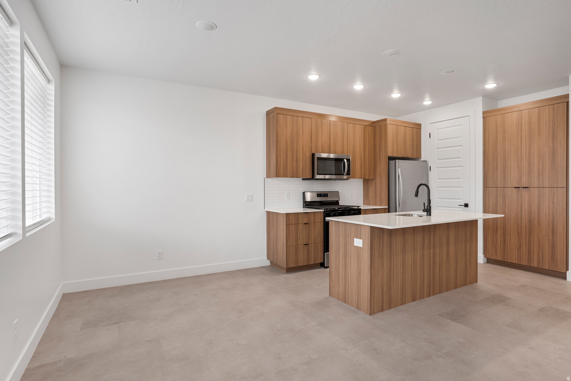 HURRICANE VILLAGE - Residential