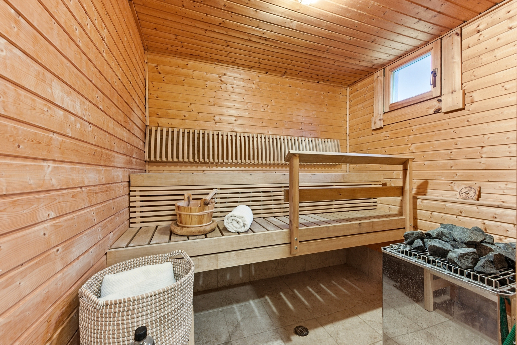 HIDDEN COVE - Residential